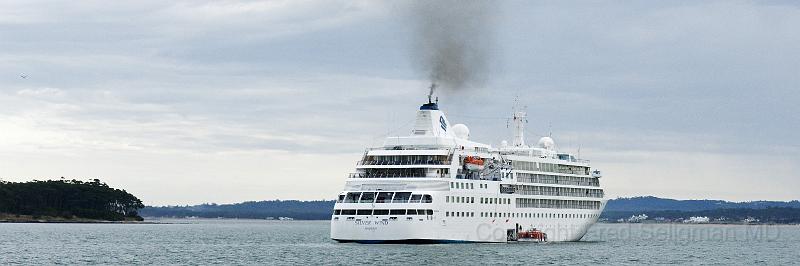 20071207_074917  D200 4000x1333.jpg - Silver Wind at anchor, Punta del Este